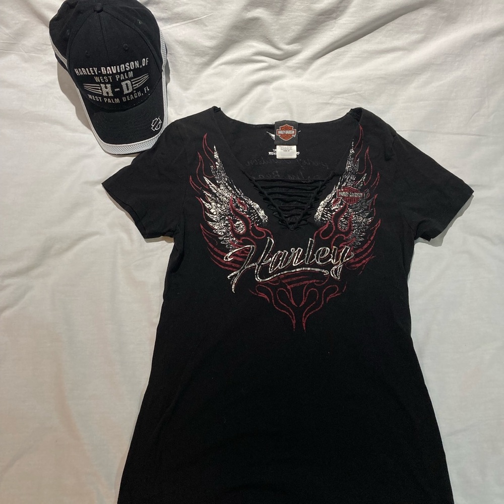 Women’s Harley-Davidson V-neck, shirt West Palm Beach, size medium + Hat!
